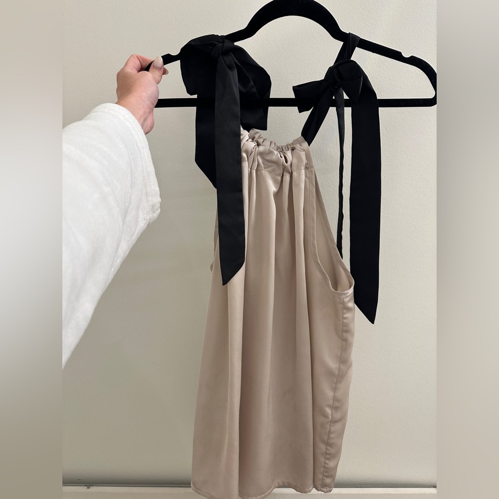 Silk beige and black top